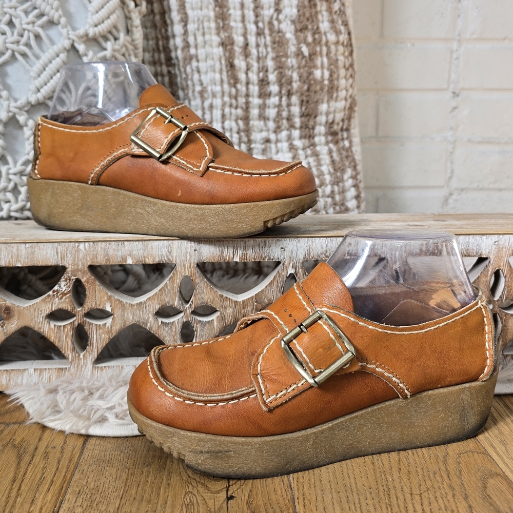 Vintage Varsity Walkers Tan Platform Loafers 6.5
